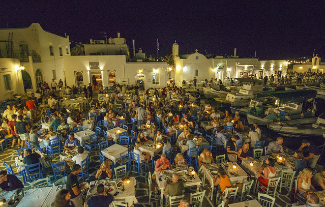 Αυτό-είναι-το-ελληνικό-νησί-με-την-καλύτερη-νυχτερινή-ζωή,-σύμφωνα-με-τους-ξένους-τουρίστες