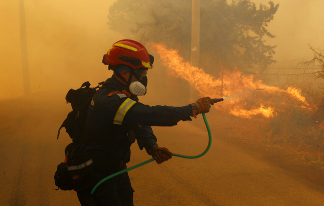 Δυο-εστίες-φωτιάς-μεταξύ-Πολυχνίτου-και-Βρίσας,-στη-Λέσβο-–-Μήνυμα-του-112