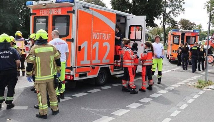 Αυτοκίνητο-έπεσε-πάνω-σε-ανθρώπους-στο-Βερολίνο:-Αναφορές-για-αρκετούς-τραυματίες