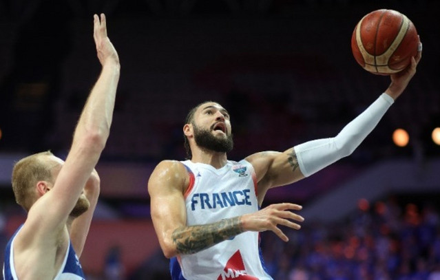 eurobasket:-Η-Γαλλία-ισοπέδωσε-την-Ισλανδία-και-περιμένει-τον-αντίπαλο-στους-«16»