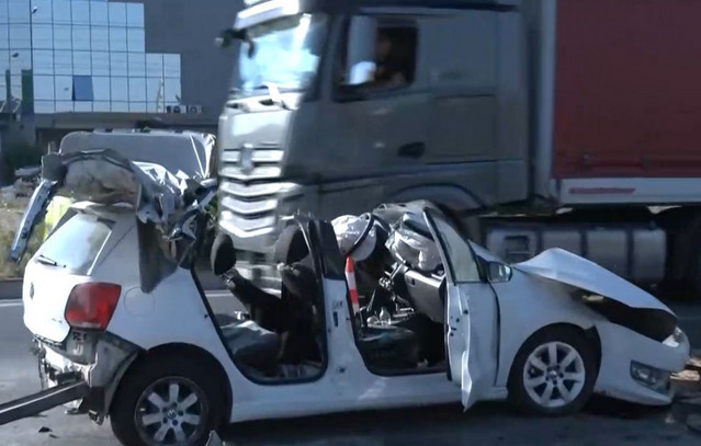 Σοκαριστικό-τροχαίο-με-νεκρό-24χρονο-στη-Θεσσαλονίκη:-oχήματα-συγκρούστηκαν,-το-ένα-τούμπαρε-και-πέρασε-στο-αντίθετο-ρεύμα