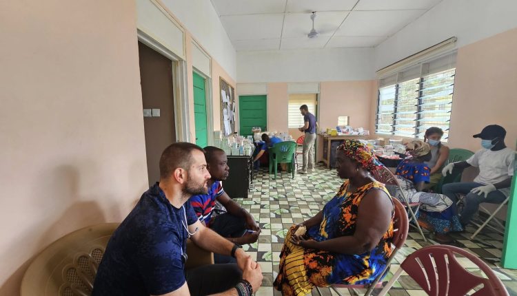 Ιερά-Μητρόπολη-Άκκρας-και-Έλληνες-γιατροί-προσέφεραν-δωρεάν-περίθαλψη-σε-ασθενείς-στη-Γκάνα