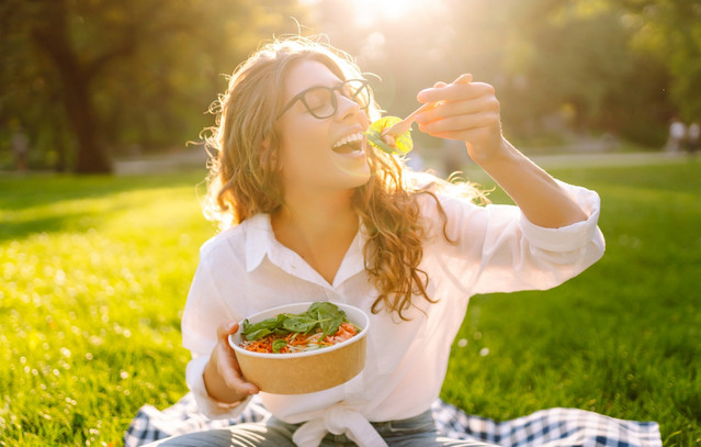 5-πράγματα-που-πρέπει-να-κάνετε-πριν-από-το-μεσημεριανό-για-να-χάσετε-βάρος