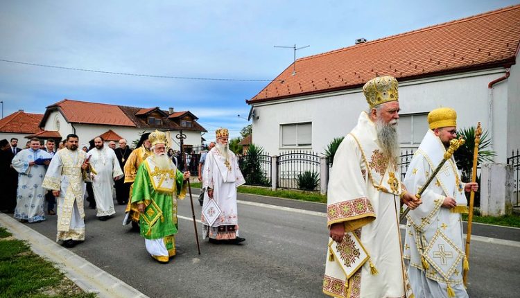 Διορθόδοξο-συλλείτουργο-στο-Γιασένοβατς-(ΦΩΤΟ)