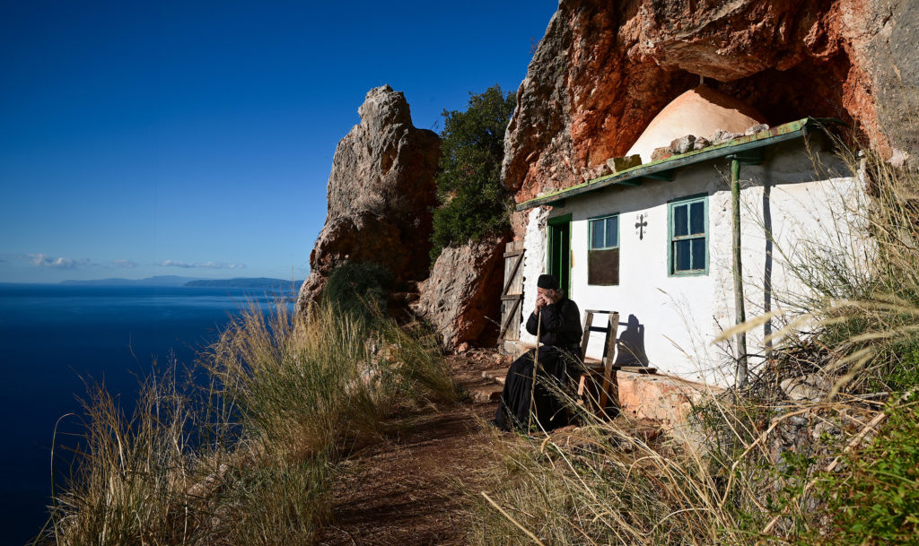 «Άγιον-Όρος-–-Πέρα-από-το-Ορατό»:-Εγκαίνια-της-φωτογραφικής-έκθεσης-στη-Θεσσαλονίκη