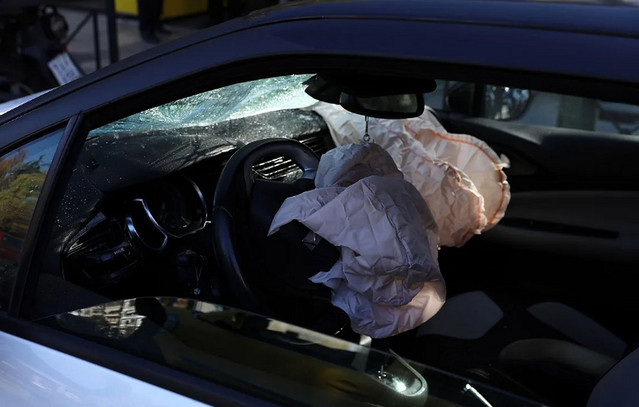 Τροχαίο-ατύχημα-με-έναν-τραυματία-στην-Χαλκιδική-–-Με-χρήση-διασωστικής-σκάλας-τον-απεγκλώβισε-η-Πυροσβεστική