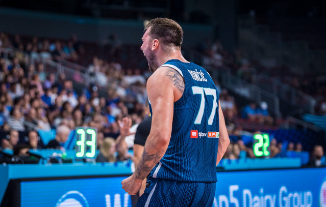 Απίθανα-πράγματα-από-Ντόντσιτς-στο-eurobasket-2025:-Έβαλε-30-πόντους-στο-πρώτο-ημίχρονο-του-Ιταλία-–-Σλοβενία