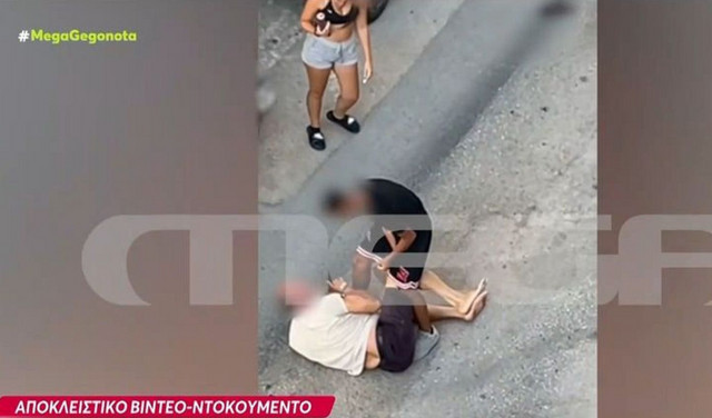 Κρήτη:-Σοκαριστικό-βίντεο-από-τον-ξυλοδαρμό-ηλικιωμένου-από-ανήλικο-στη-μέση-του-δρόμου