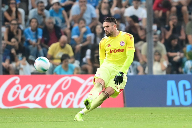 Ολυμπιακός:-Το-ντεμπούτο-του-Πασχαλάκη-στο-champions-league-και-οι-σκέψεις-να-παίξει-και-με-Πανσερραϊκό