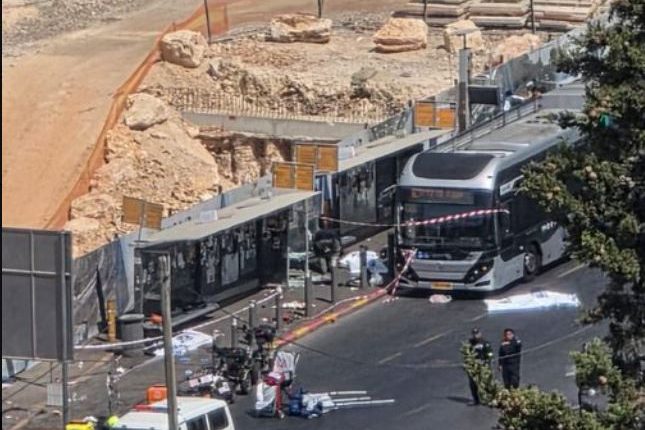 Τρομοκρατική-επίθεση-στην-Ιερουσαλήμ-–-Επιβιβάστηκαν-σε-λεωφορείο-και-άνοιξαν-πυρ-εναντίον-επιβατών
