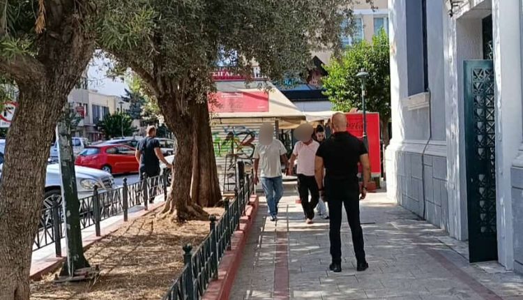 Στον-εισαγγελέα-Κορίνθου-οι-εμπλεκόμενοι-στην-υπόθεση-πώλησης-βυζαντινών-εικόνων-–-ertnews.gr