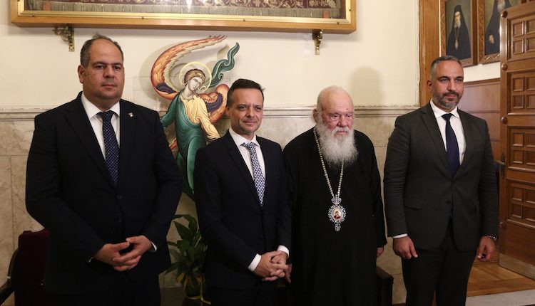 Επίσκεψη-Δημάρχου-Βηθλεέμ-στον-Αρχιεπίσκοπο-Ιερώνυμο:-«Προσευχηθείτε-για-μια-δίκαιη-ειρήνη»