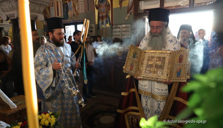 Υποδοχή-Τιμίου-Ξύλου-και-ιερών-λειψάνων-Αγίων-στη-Νέα-Μηχανιώνα-(ΦΩΤΟ)