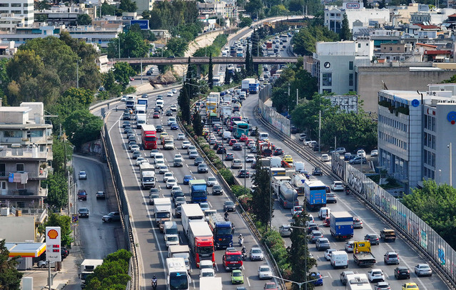 Κίνηση-τώρα:-Στο-«κόκκινο»-η-Κηφισίας-–-Μεγάλες-καθυστερήσεις-στην-Αττική-Οδό
