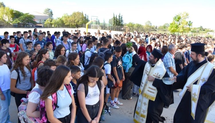 Μαρωνείας-Παντελεήμων-προς-μαθητές:-Προκαλέστε-την-αλλαγή-του-κόσμου-επί-τα-βελτίω