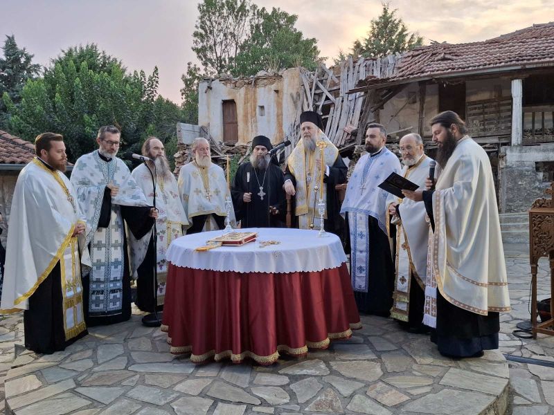 Εσπερινός-Εορτής-Γενεθλίου-Θεοτόκου-στην-Ιερά-Μονή-Ορφανού-Οιχαλίας