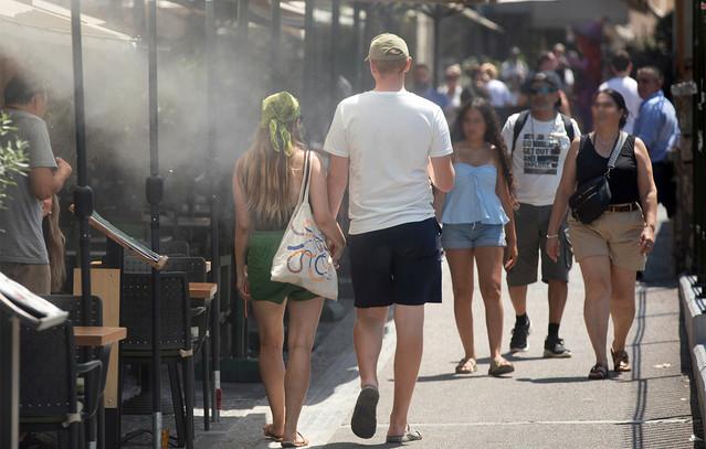 Ηλιοφάνεια-και-35άρια-σε-όλη-σχεδόν-τη-χώρα-–-Πότε-θα-αλλάξει-το-σκηνικό-του-καιρού