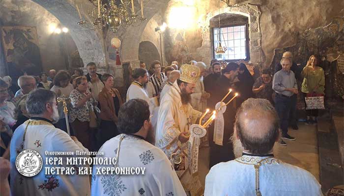 Η-Κυριακή-προ-της-Υψώσεως-και-η-εορτή-του-Γενεσίου-της-Θεοτόκου-στην-Ιερά-Μητρόπολη-Πέτρας