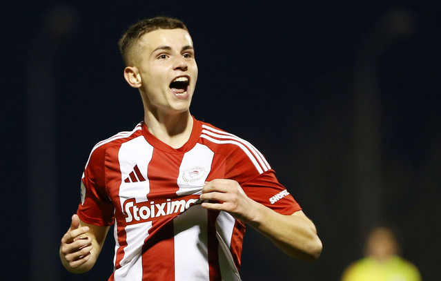 Ολυμπιακός:-Το-βίντεο-–-αφιέρωμα-της-uefa-στον-Μουζακίτη