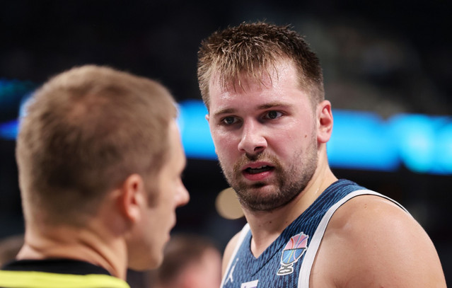 eurobasket-2025:-Έξαλλος-ο-Ντόντσιτς-για-το-4ο-φάουλ-στο-ματς-με-τη-Γερμανία-–-Κίνηση…-χρηματισμού-προς-τους-διαιτητές