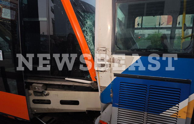 Πάνω-από-30-οι-τραυματίες-από-τη-σφοδρή-σύγκρουση-λεωφορείου-με-τραμ-στον-Πειραιά-–-Τι-συνέβη