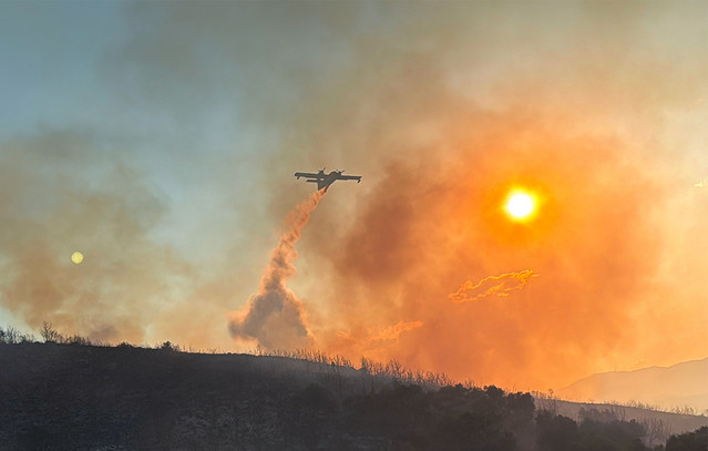 Μαίνεται-η-φωτιά-στο-Αίγιο-–-Ενισχύθηκαν-οι-πυροσβεστικές-δυνάμεις-στην-περιοχή-Άλσος