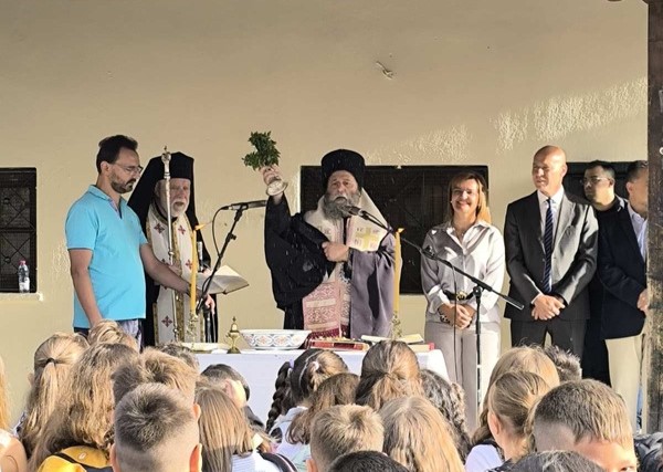 Αγιασμοί-για-τη-νέα-σχολική-χρονιά-τέλεσε-ο-Μητροπολίτης-Ιωαννίνων
