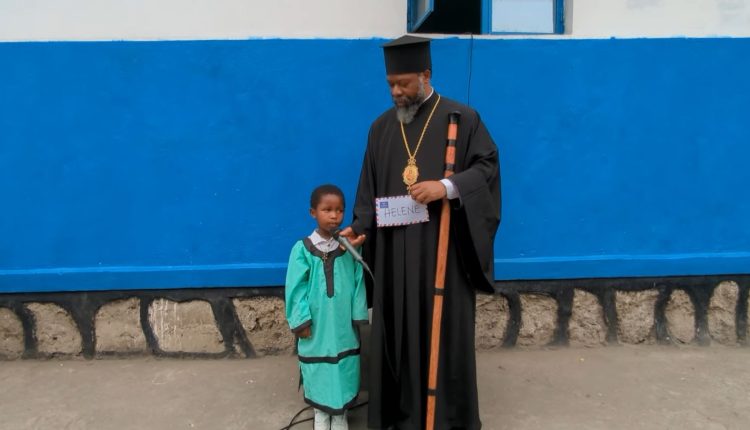 Η-ψαλμωδία-της-6χρονης-Ελένης-με-το-την-«Την-Τιμιωτέρα»-στα-Σουαχίλι-και-οι-σφαίρες-των-τζιχαντιστών-(ΒΙΝΤΕΟ)