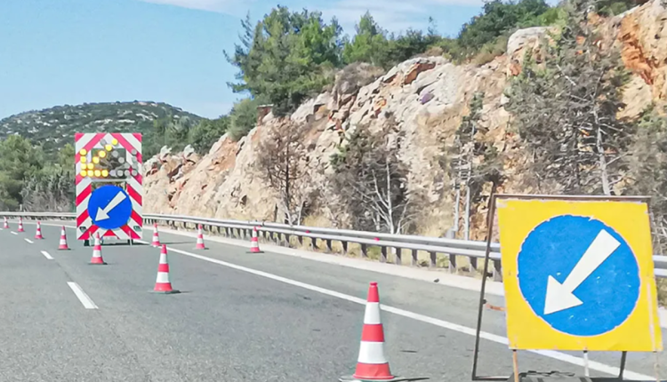 Υπογραφή-συμβάσεων-έργων-1,63-εκατ.-ευρώ-στην-Κορινθία-–-Παρεμβάσεις-σε-οδικό-δίκτυο-και-αντιπλημμυρική-προστασία-–-Περιφέρεια-Πελοποννήσου