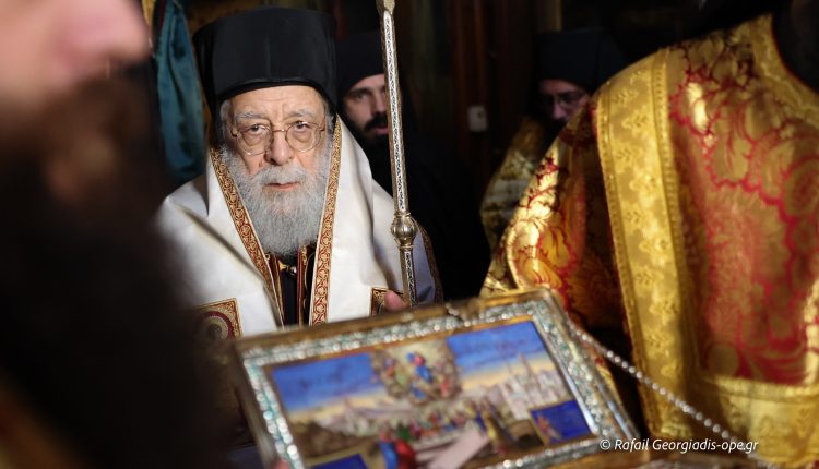 Προεόρτια-και-πανηγυρική-έξοδος-της-Αγίας-Ζώνης-στην-Ιερά-Μεγίστη-Μονή-Βατοπαιδίου-(ΦΩΤΟ)