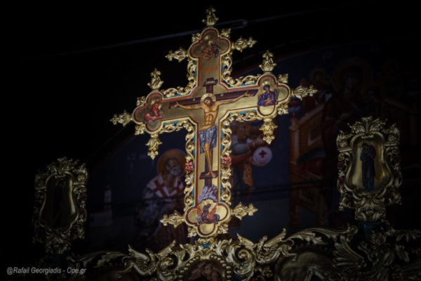 ΖΩΝΤΑΝΑ:-Η-εορτή-της-Υψώσεως-του-Τιμίου-Σταυρού-από-τον-ΙΝ.-Αγίου-Γεωργίου-Παπάγου-–-Ψάλλει-η-Ελληνική-Βυζαντινή-Χορωδία