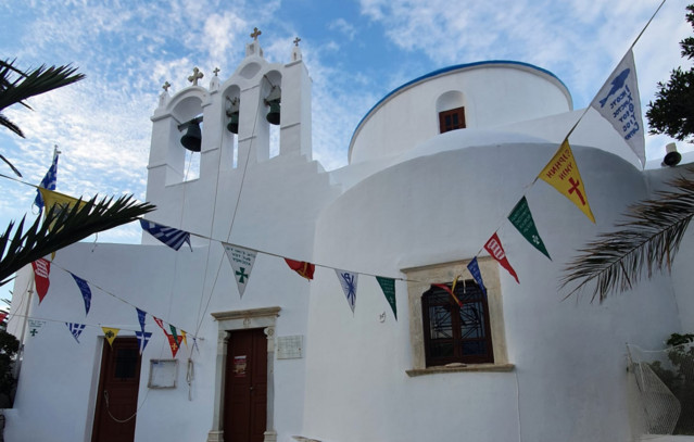 Σίκινος:-Ιερόσυλοι-έκλεψαν-τάματα-μεγάλης-αξίας-από-τον-Ιερό-Ναό-της-Παντάνασσας