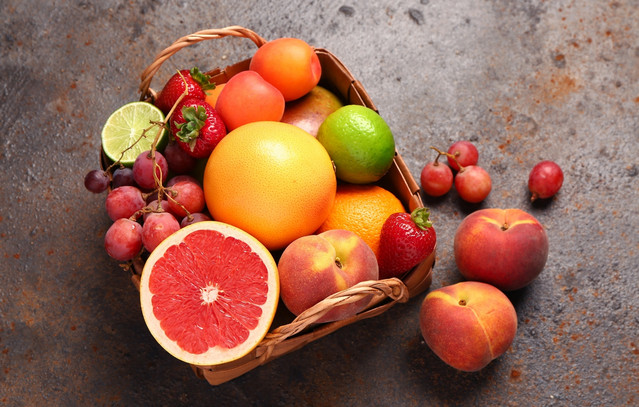 Τα-12-πιο-θρεπτικά-φρούτα-που-μπορείτε-να-φάτε-και-όσα-πρέπει-να-ξέρετε-γι’-αυτά