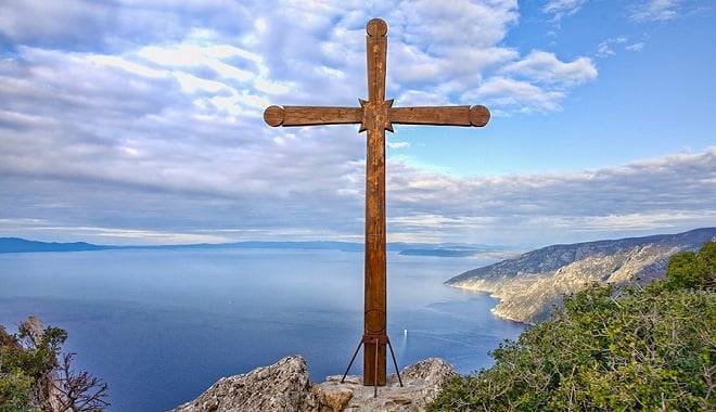 Ο-τίμιος-σταυρός-και-η-θέση-του-στον-κύκλο-της-αγροτικής-ζωής