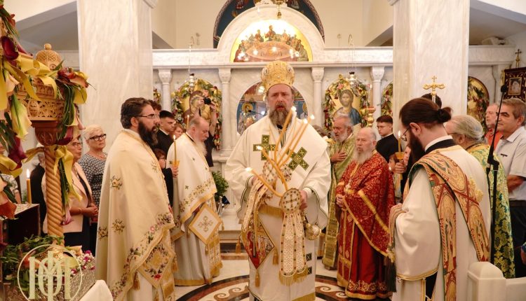 Ο-Μητροπολίτης-Φιλόθεος-στο-πανηγυρίζον-Μητροπολιτικό-Ιερό-Παρεκκλήσιο-στο-Πανόραμα