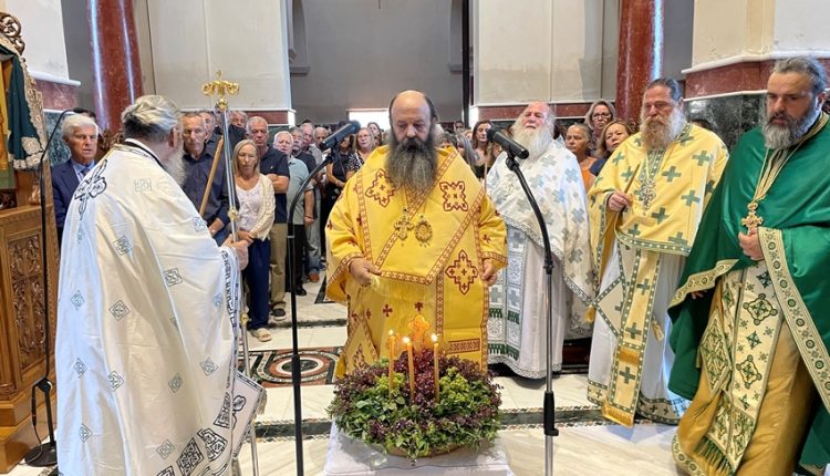 Ο-Επίσκοπος-Κεγχρεών-στο-πανηγυρίζον-Ιερό-Ησυχαστήριο-“Ο-Τίμιος-Σταυρός”-Μαψού-Κορινθίας