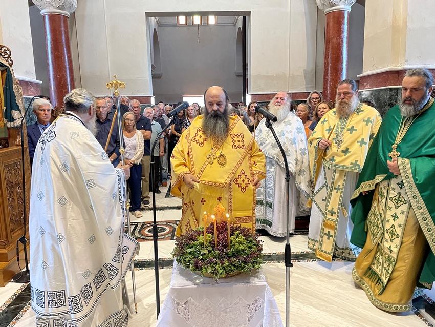 Ο-Επίσκοπος-Κεγχρεών-στο-πανηγυρίζον-Ιερό-Ησυχαστήριο-“Ο-Τίμιος-Σταυρός”-Μαψού-Κορινθίας