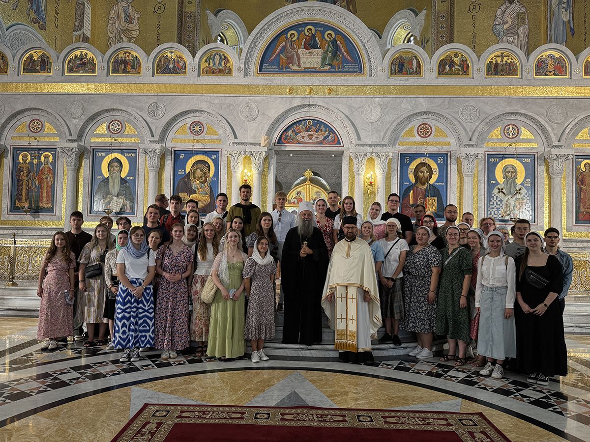 Σερβίας-Πορφύριος-προς-μαθητές:-Να-έχετε-αρετή-και-καλοσύνη