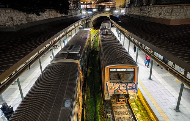 Άτομο-έπεσε-στις-γραμμές-του-Ηλεκτρικού-–-Προβλήματα-στα-δρομολόγια-προς-Πειραιά