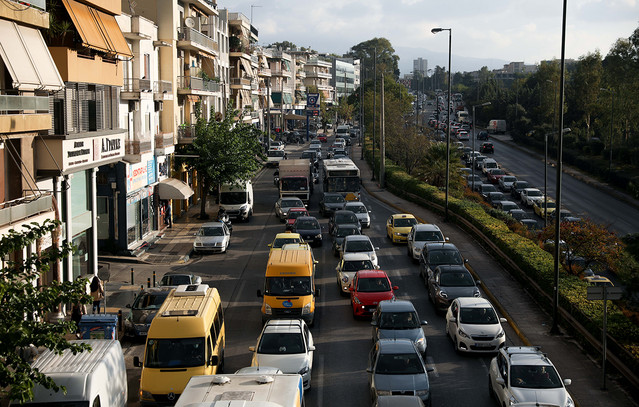 Κίνηση-τώρα:-Κυκλοφοριακό-κομφούζιο-στην-Αττική-–-Σε-ποιους-δρόμους-επικρατεί-χάος