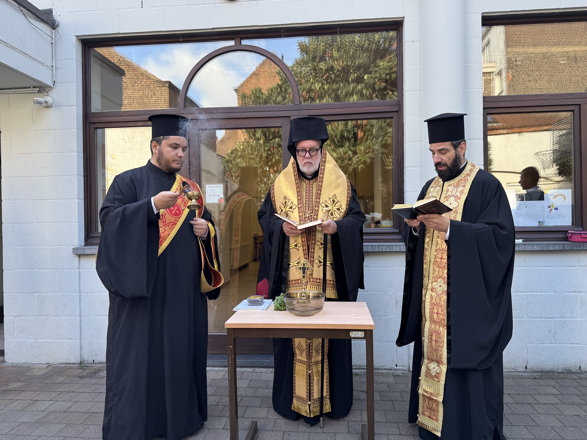 Αγιασμός-για-την-έναρξη-του-νέου-σχολικού-έτους-στο-Κεστεκίδειο-Ελληνικό-Σχολείο-Βρυξελλών