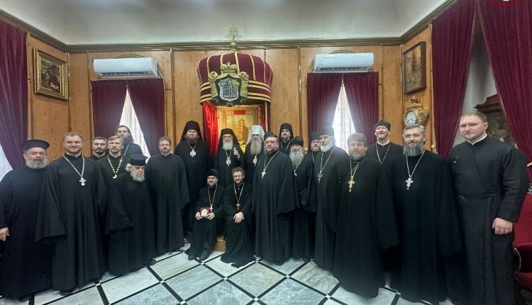 Ο-Μητροπολίτης-Αγίας-Πετρούπολης-Βαρσανούφιος-στο-Πατριαρχείο-Ιεροσολύμων