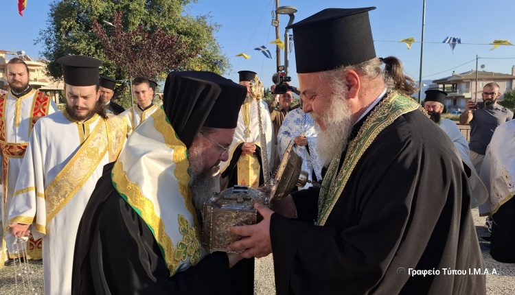 Την-Τιμία-Κάρα-του-Αγίου-Ιερομάρτυρος-Ελευθερίου-υποδέχθηκε-η-Μητρόπολη-Αιτωλίας-και-Ακαρνανίας