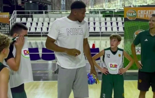 Γιάννης-Αντετοκούνμπο:-Το-βίντεο-της-επίσκεψής-του-στην-ακαδημία-του-Παναθηναϊκού