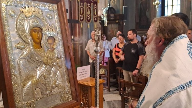 Αρχιερατική-Θεία-Λειτουργία-ενώπιον-της-Ιεράς-Εικόνος-της-Παναγίας-της-Οδηγήτριας-στο-Μαρούσι
