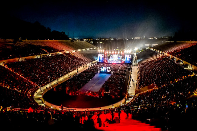 Χιλιάδες-θεατές-τίμησαν-τον-Γρηγόρη-Μπιθικώτση-σε-μια-βραδιά-μουσικής-στο-Καλλιμάρμαρο-με-πλήθος-καλλιτεχνών