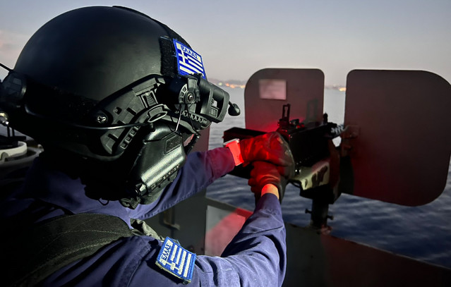 Εντυπωσιακές-εικόνες-από-τη-μεγαλειώδη,-αιφνιδιαστική-διακλαδική-άσκηση-των-Ενόπλων-Δυνάμεων-στο-Αιγαίο