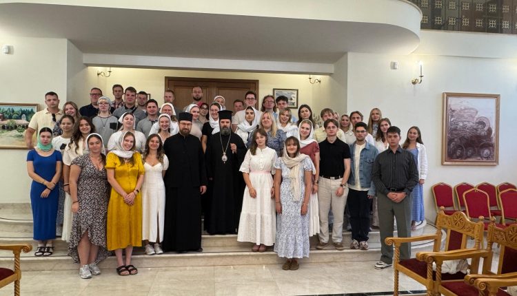 Ο-Αρχιεπίσκοπος-Αλβανίας-υποδέχθηκε-νέους-από-την-Ορθόδοξη-Εκκλησία-της-Πολωνίας