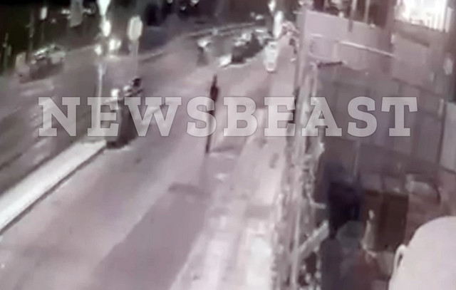 «Δεν-έτρεχε-και-οδηγούσε-προσεκτικά»-–-Τι-είπε-ο-γιος-της-64χρονης-που-σκοτώθηκε-στο-τροχαίο-στην-λεωφόρο-Βουλιαγμένης