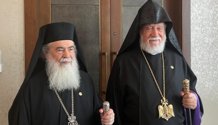 Συνάντηση-Πατριάρχη-Ιεροσολύμων-με-τον-Καθολικό-Πατριάρχη-του-Μεγάλου-Οίκου-της-Κιλικίας-Αράμ-Α’